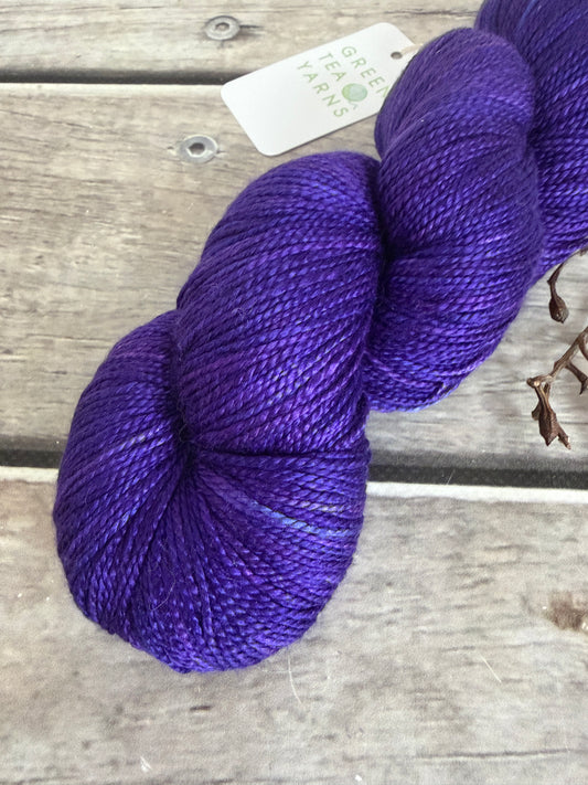 Raven's Velvet - 4 ply pure silk yarn - Ginseng f