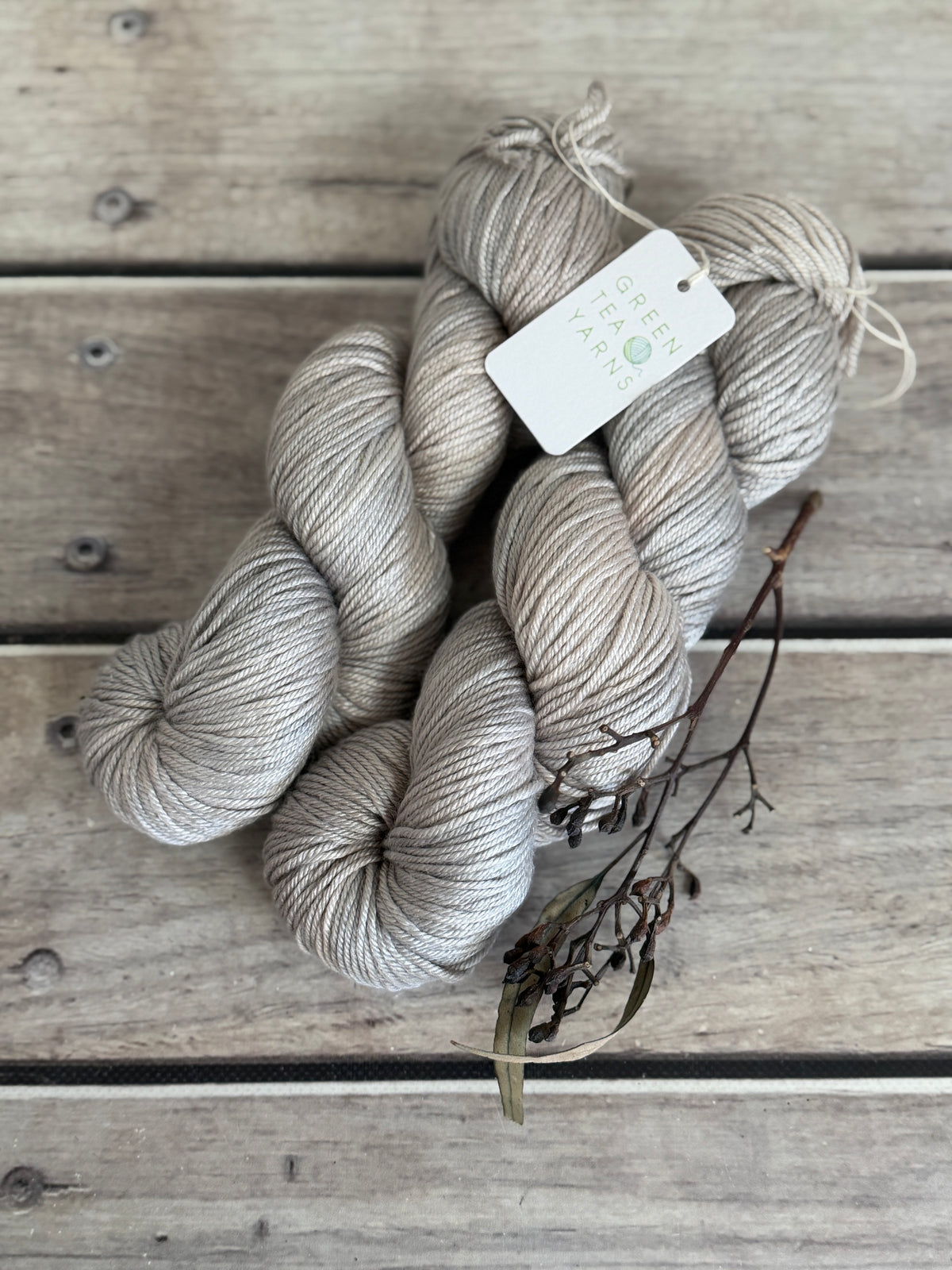 Oysters on the Bay - Jasmine 8 yarn - 8 ply