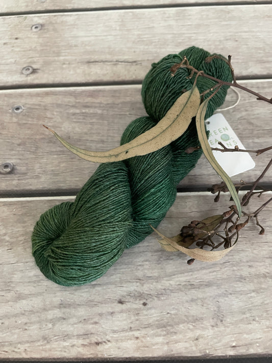 Forest Moss on Merino and Silk 4 ply single - Osmanthus