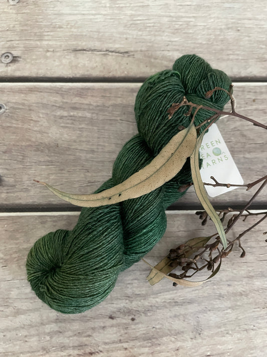 Forest Moss on Merino and Silk 4 ply single - Osmanthus