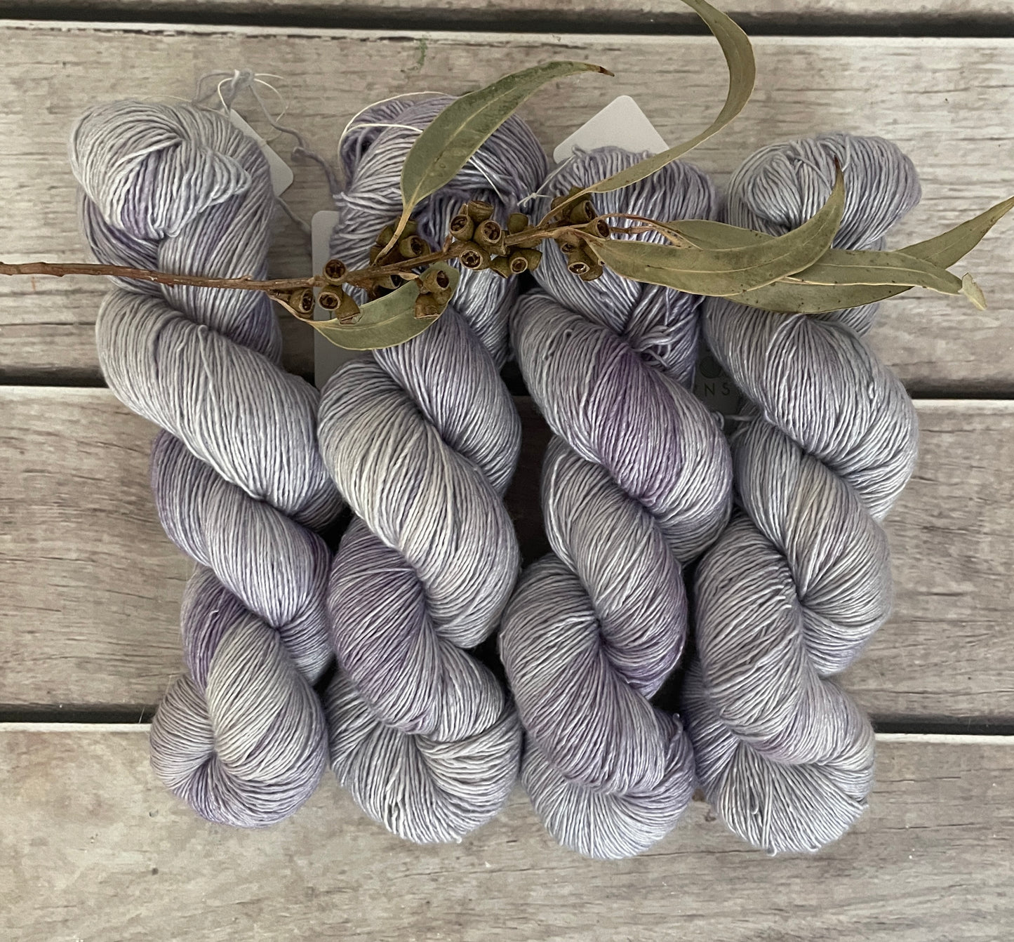 Mist - 4 ply in Mulberry silk and Merino singles yarn - Osmanthus