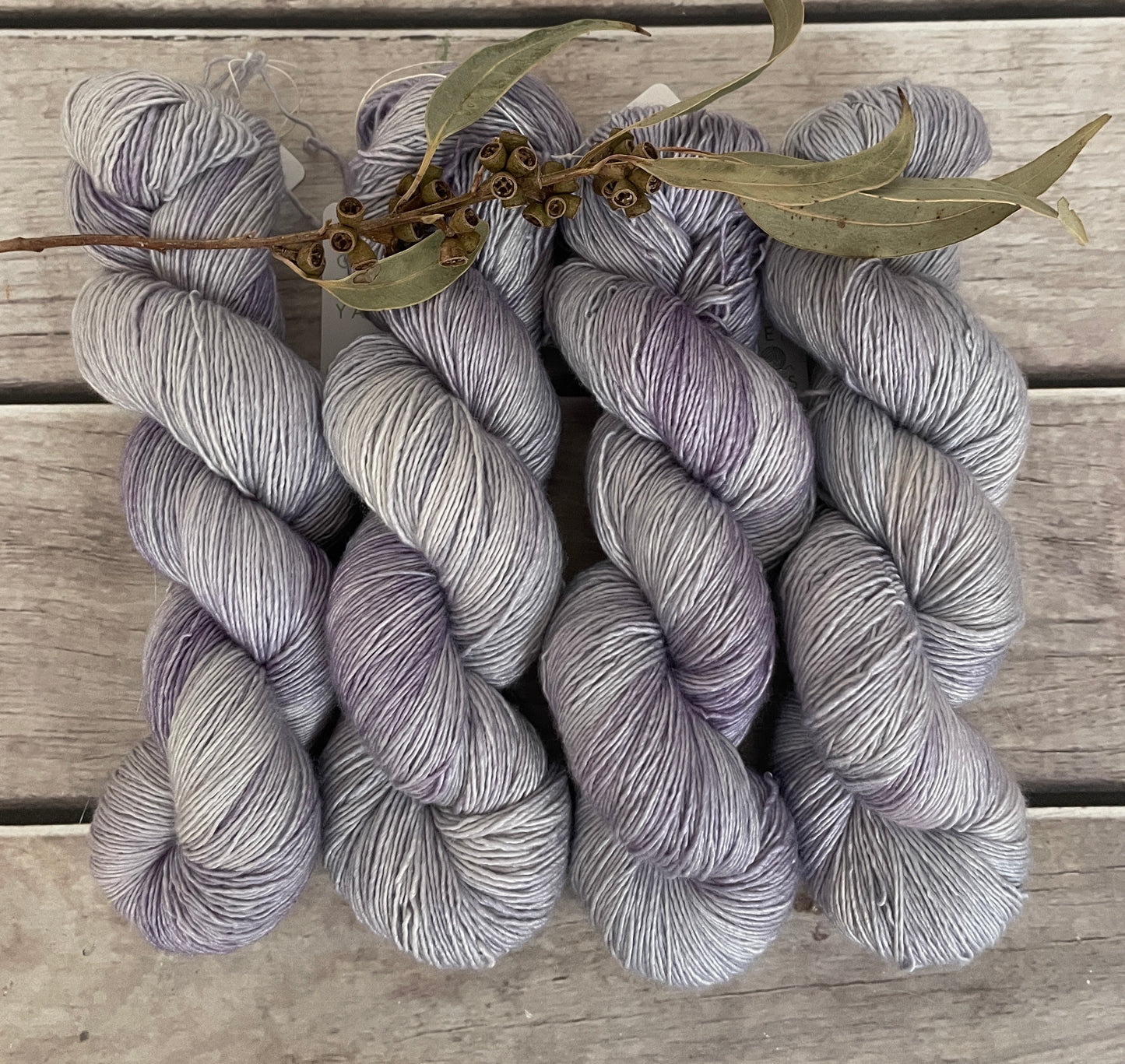 Mist - 4 ply in Mulberry silk and Merino singles yarn - Osmanthus