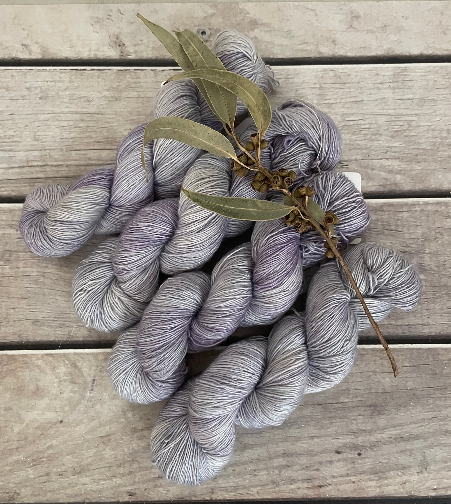 Mist - 4 ply in Mulberry silk and Merino singles yarn - Osmanthus