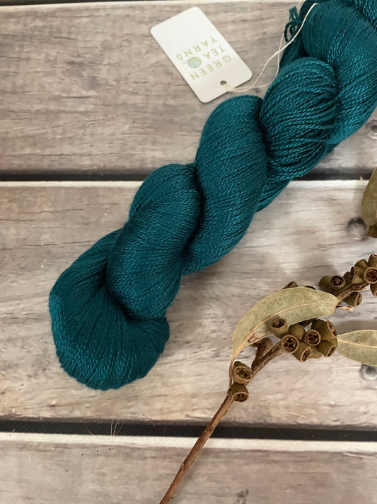 Vintage Button  - 3 ply pure silk yarn - Ginseng hl