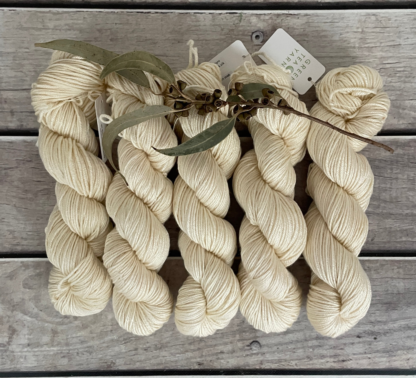 Dark Buttercream ooak - Jasmine DK