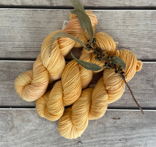 Saffron Drift ooak - Darjeeling DK sock yarn - 8 ply