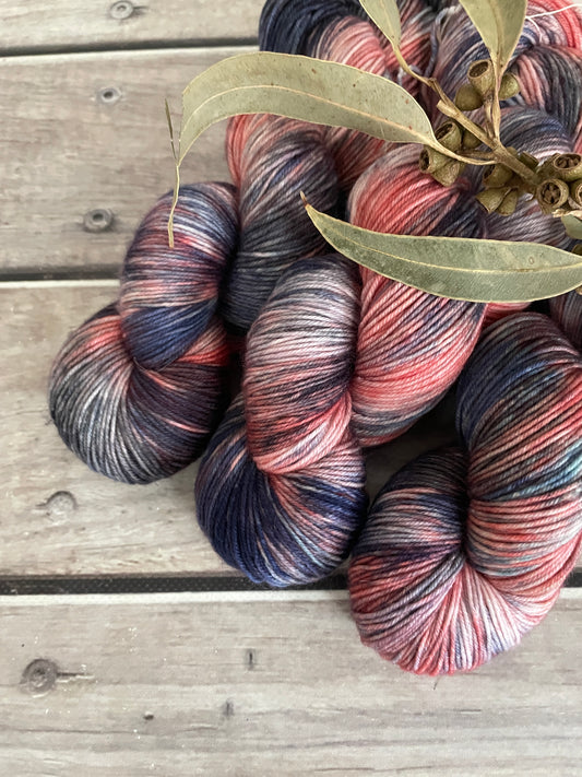 School's Out ooak - sock yarn in merino and nylon - Darjeeling 4