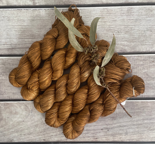 Bronze - 4 ply in Mulberry silk - Pekoe 4