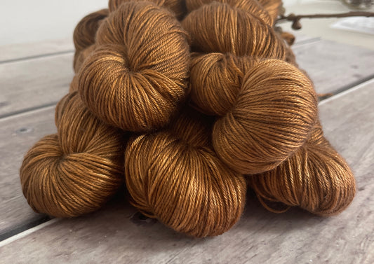 Bronze - 4 ply in Mulberry silk - Pekoe 4