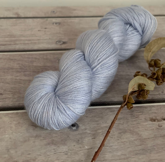 Moonlit- Merino/silk - 4 Ply - Jasmine