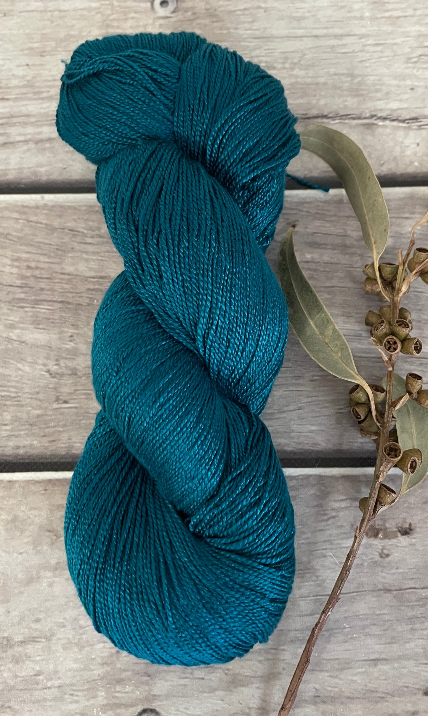 Vintage Button  - 3 ply pure silk yarn - Ginseng hl