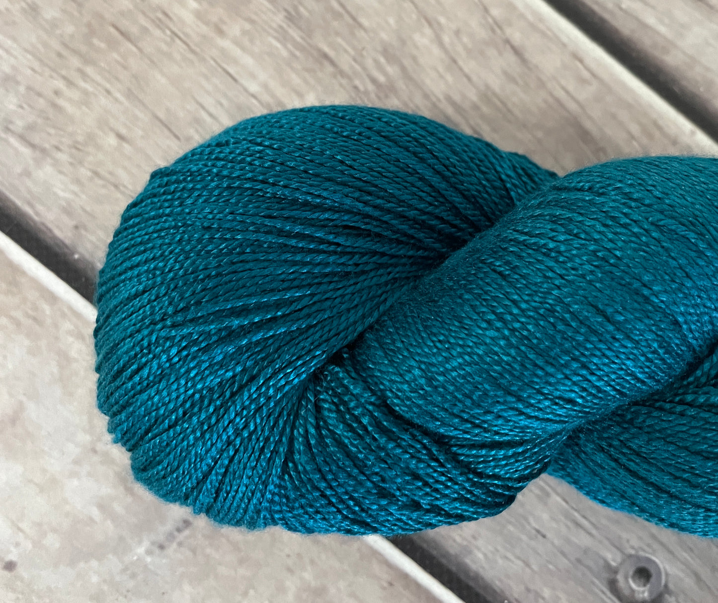 Vintage Button  - 3 ply pure silk yarn - Ginseng hl