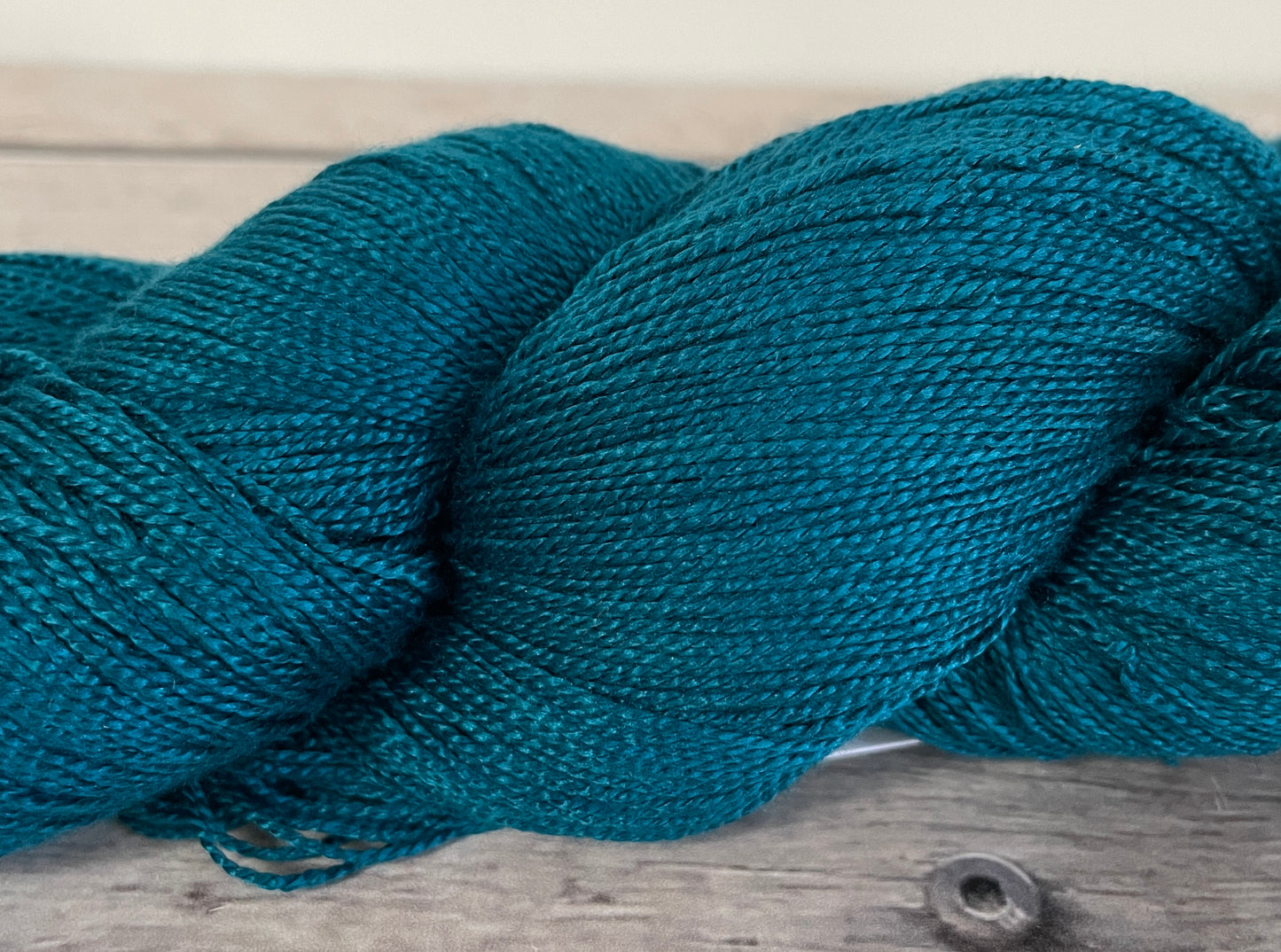 Vintage Button  - 3 ply pure silk yarn - Ginseng hl