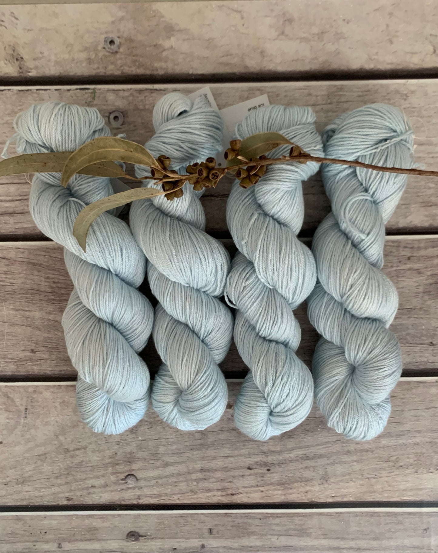 Ice Blue - 4ply/fingering - silk and merino yarn - Jasmine 4