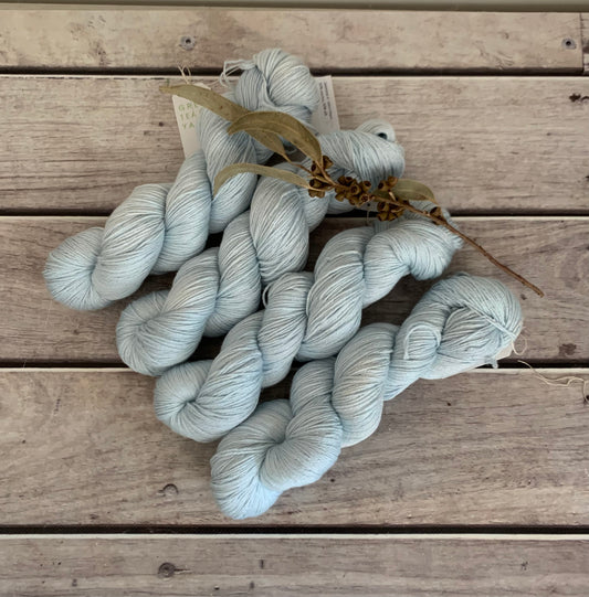 Ice Blue - 4ply/fingering - silk and merino yarn - Jasmine 4