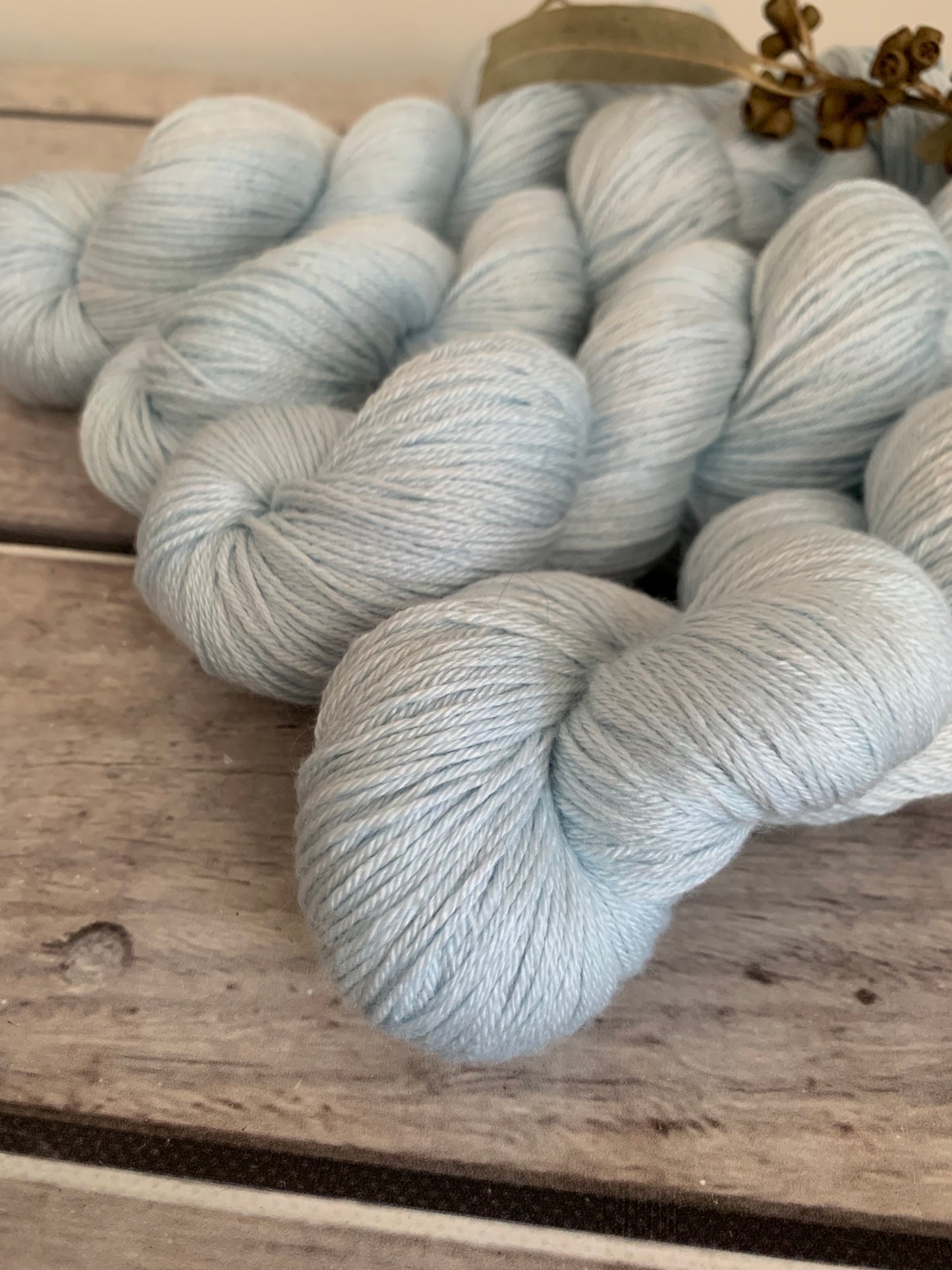 Ice Blue - 4ply/fingering - silk and merino yarn - Jasmine 4