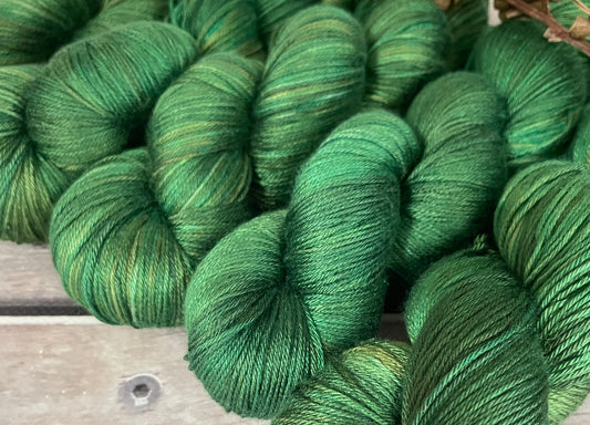 Forest Moss - 4 ply in Mulberry silk - Pekoe f