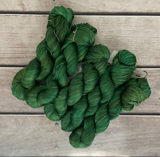 Forest Moss - 4 ply in Mulberry silk - Pekoe f