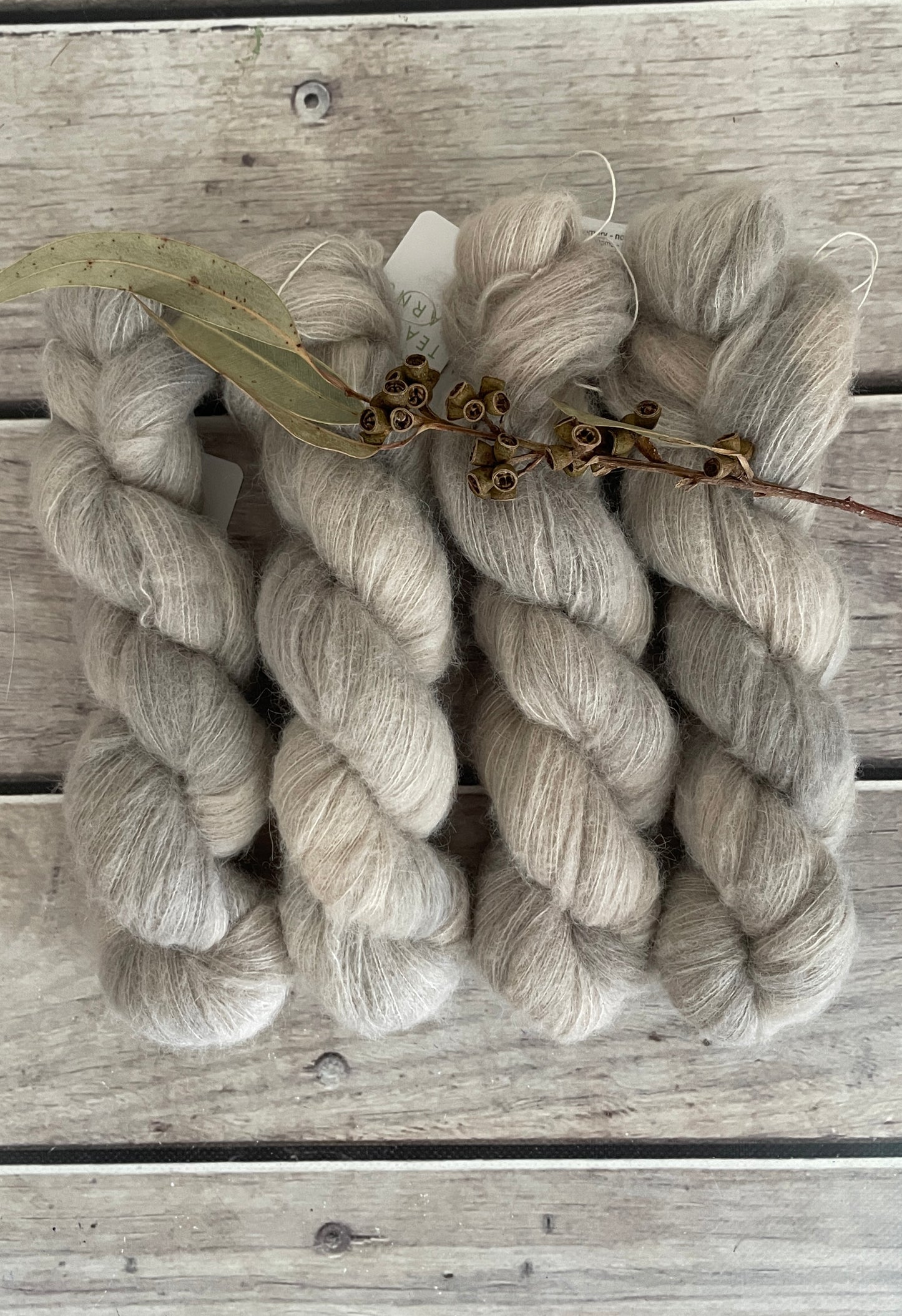 Oysters (light) - 2 ply Suri/merino fluff - Rosemary