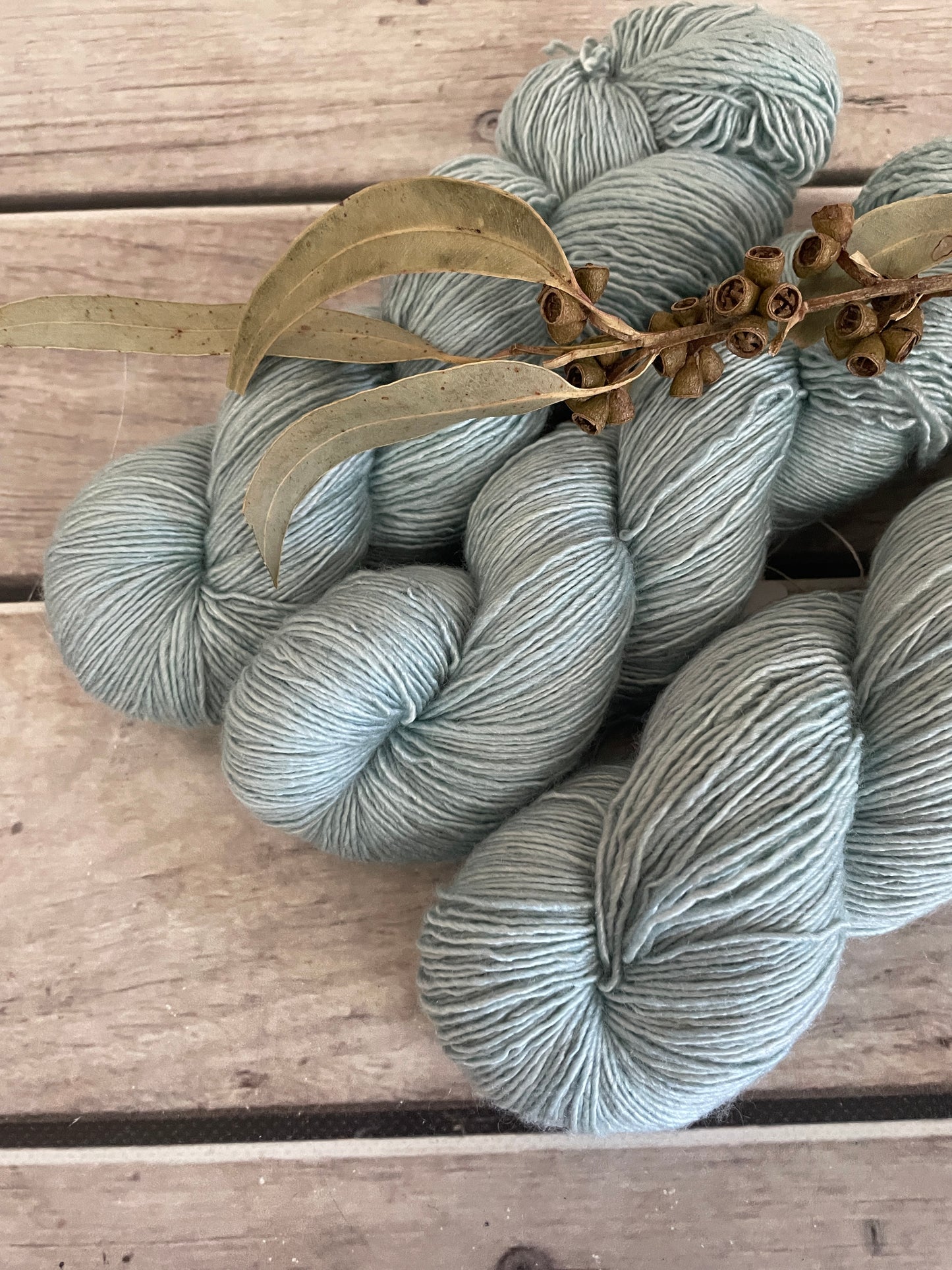 Stormy Seas on Merino and Silk 4 ply single - Osmanthus