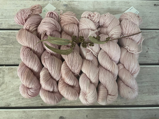 Rose Gold - 4ply/fingering - silk and merino yarn - Jasmine 4