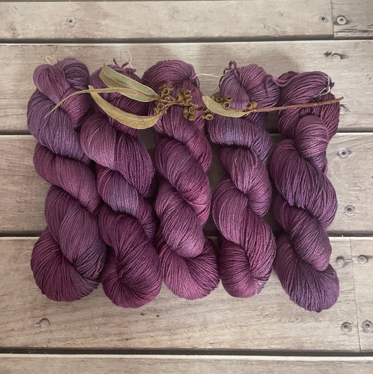 Damson - 4ply/fingering - silk and merino yarn - Jasmine 4
