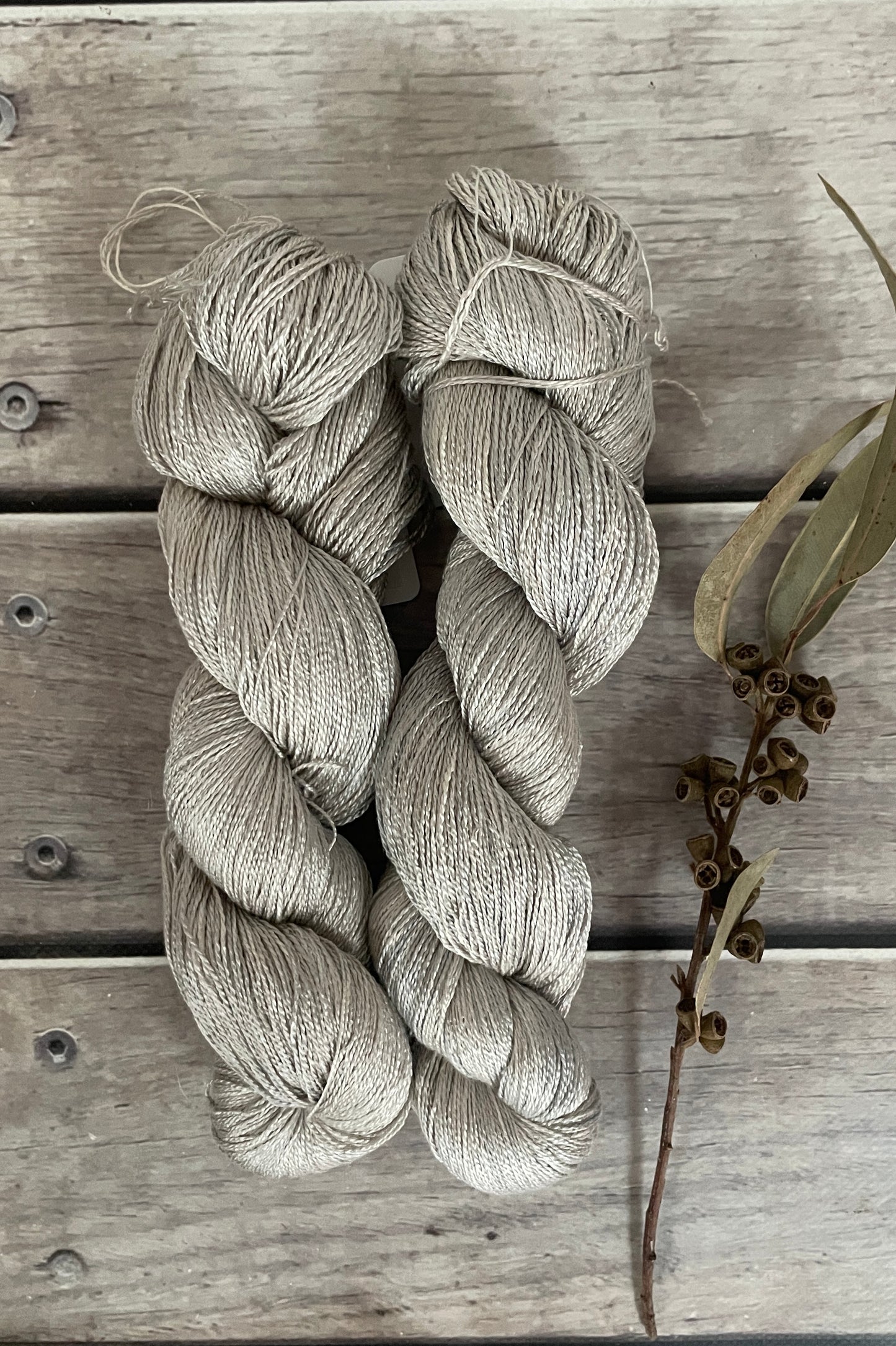 Oysters on the Bay- light - 3 Ply Mulberry Silk - Ginseng hl