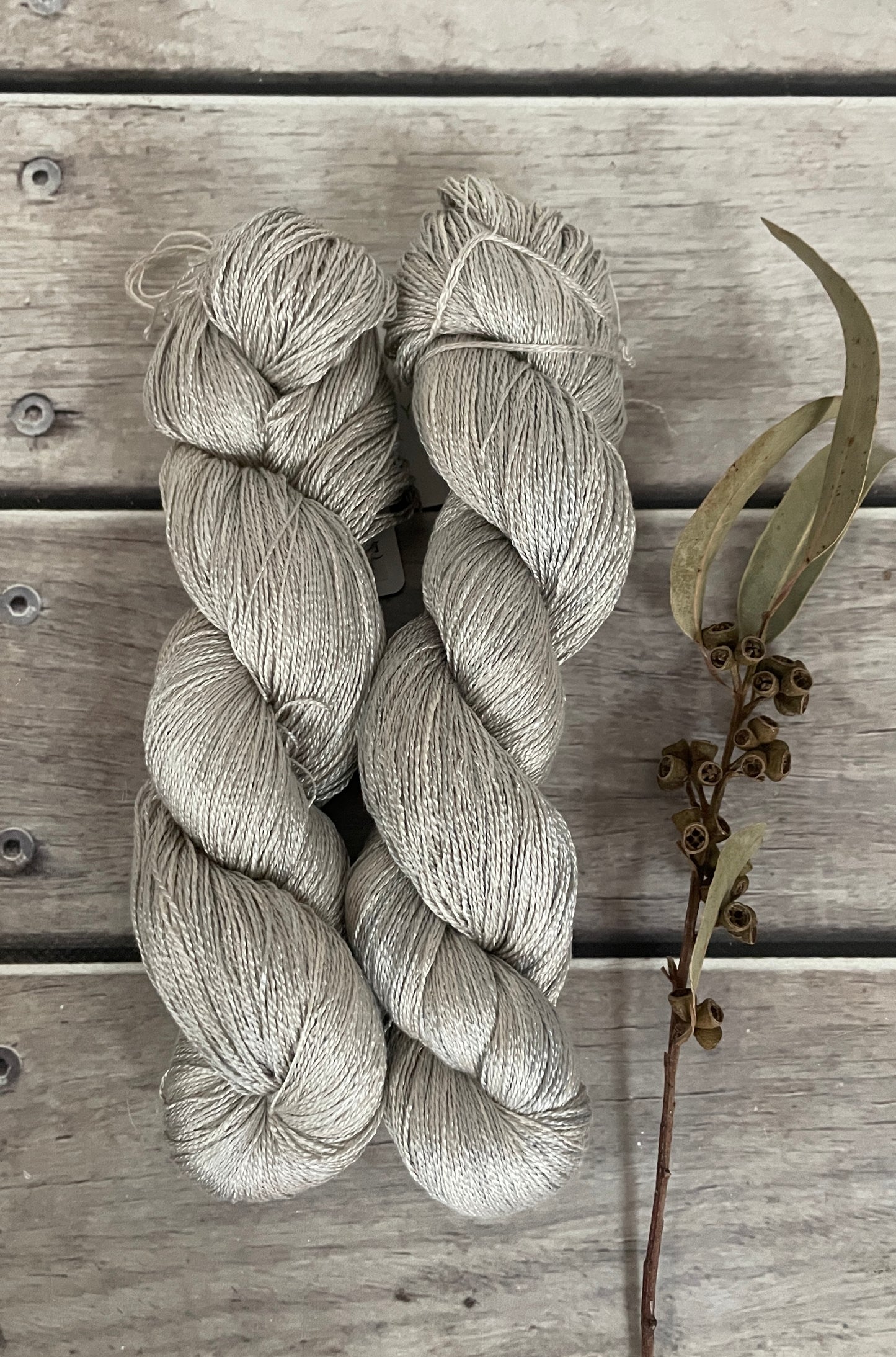 Oysters on the Bay- light - 3 Ply Mulberry Silk - Ginseng hl