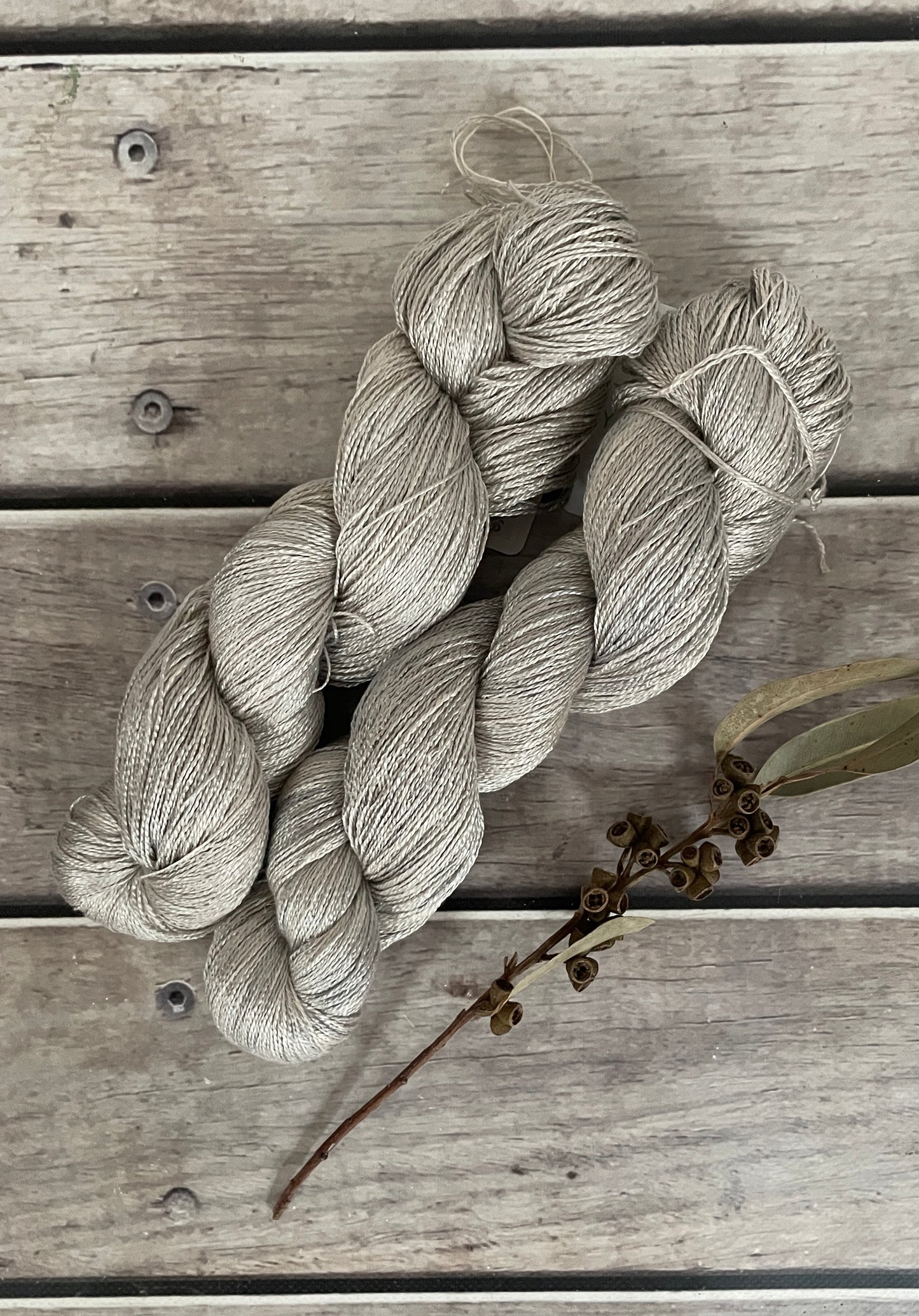 Oysters on the Bay- light - 3 Ply Mulberry Silk - Ginseng hl