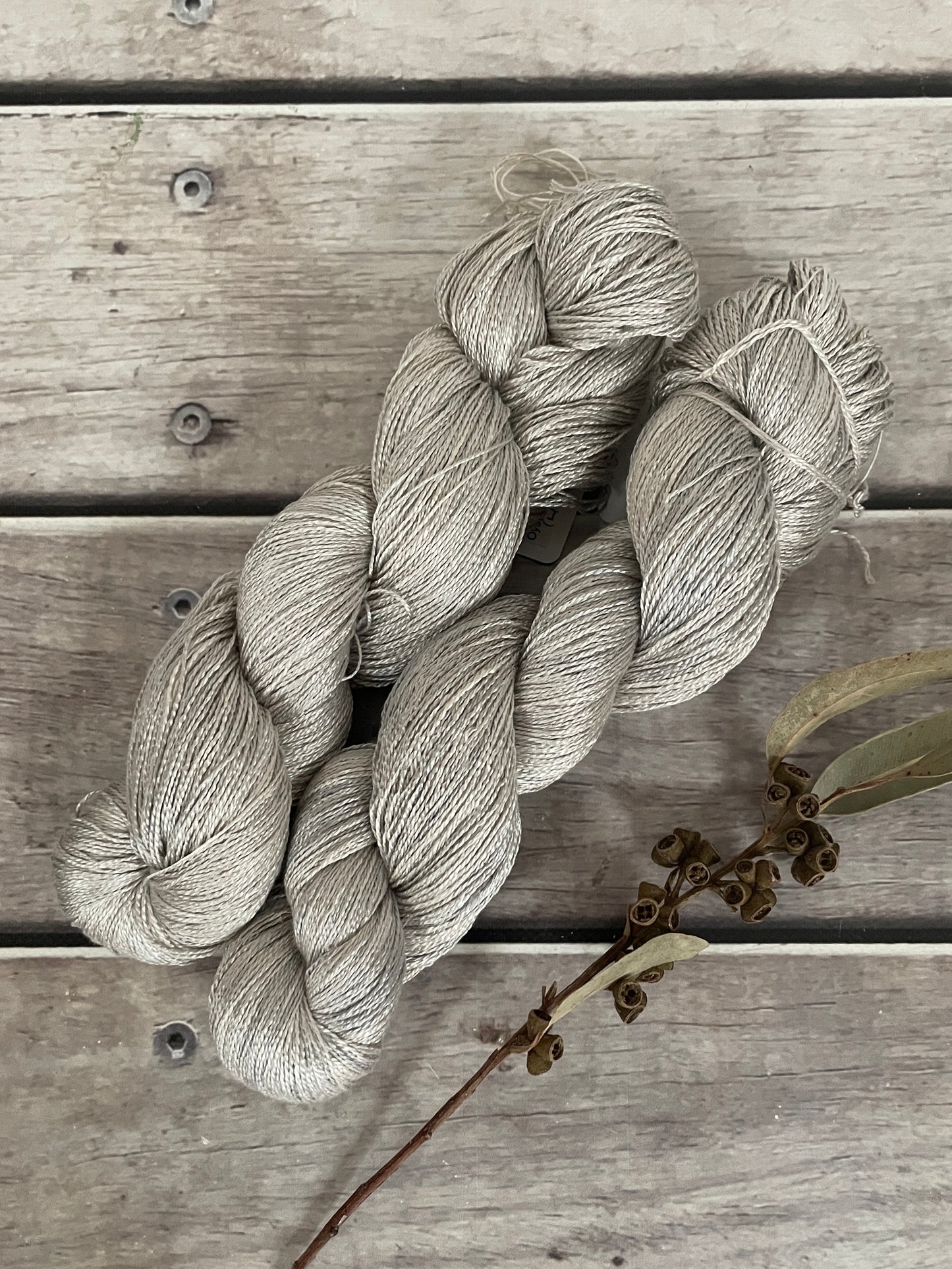 Oysters on the Bay- light - 3 Ply Mulberry Silk - Ginseng hl