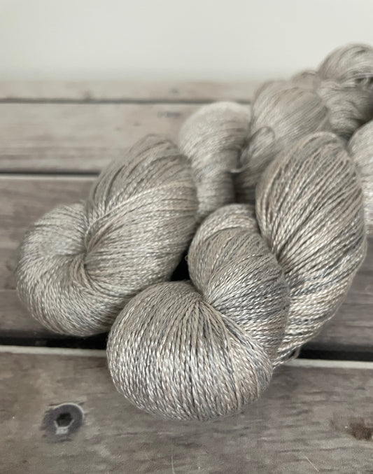 Oysters on the Bay- light - 3 Ply Mulberry Silk - Ginseng hl