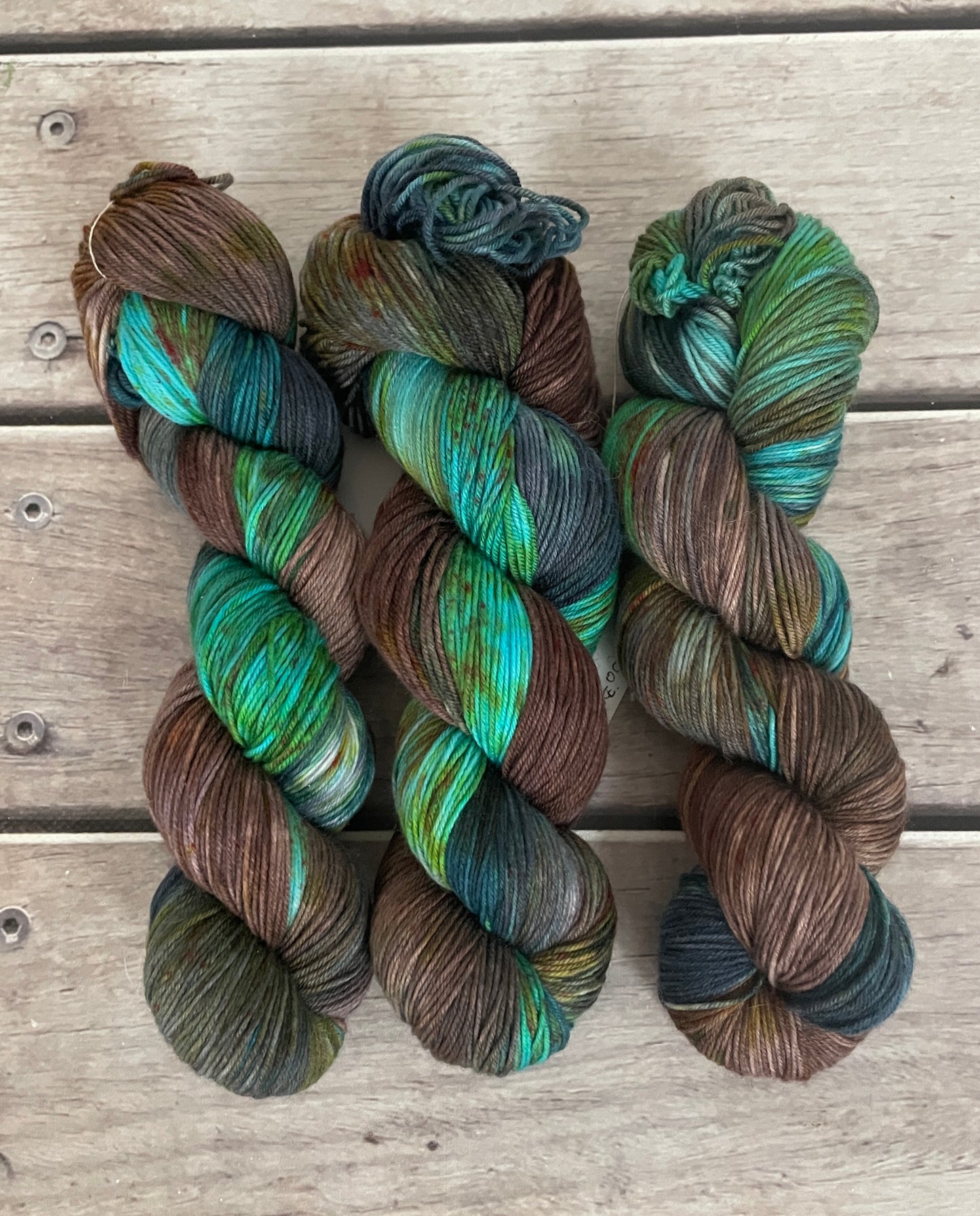 Flash of Brilliance ooak - sock yarn in merino and nylon - Darjeeling 4