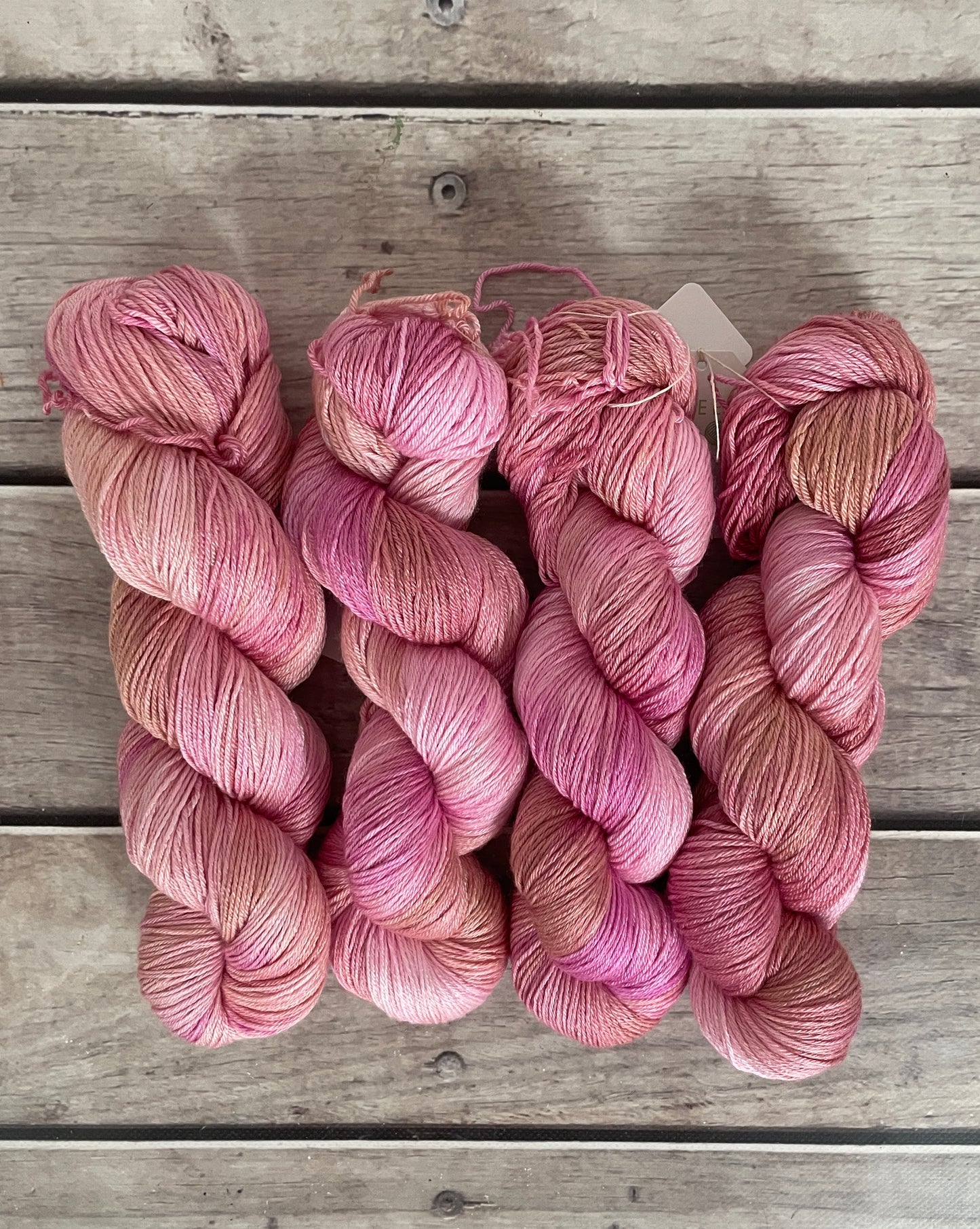 Dragons Gold - 4ply/fingering - silk and merino yarn - Jasmine 4