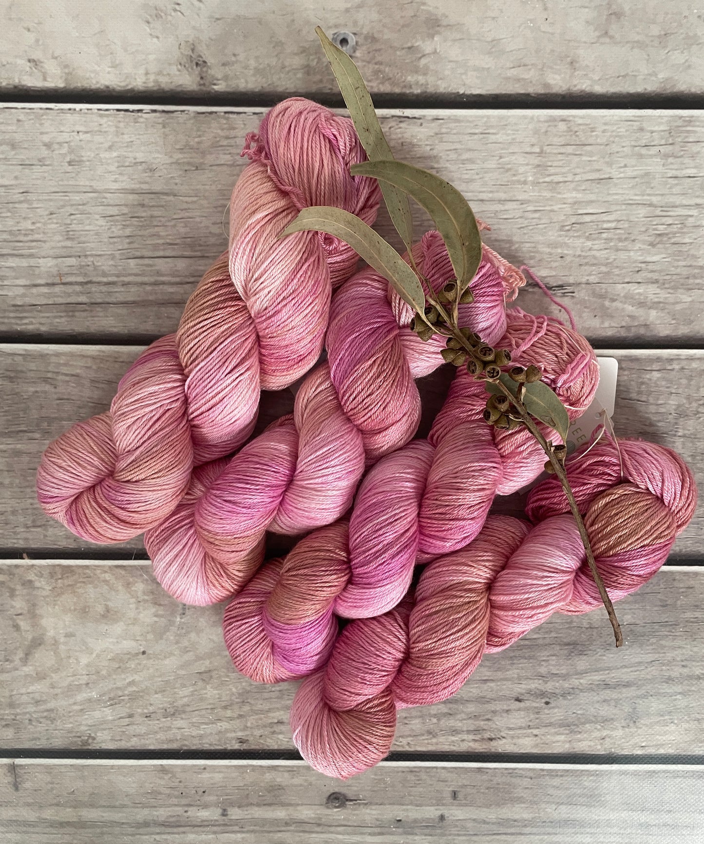 Dragons Gold - 4ply/fingering - silk and merino yarn - Jasmine 4