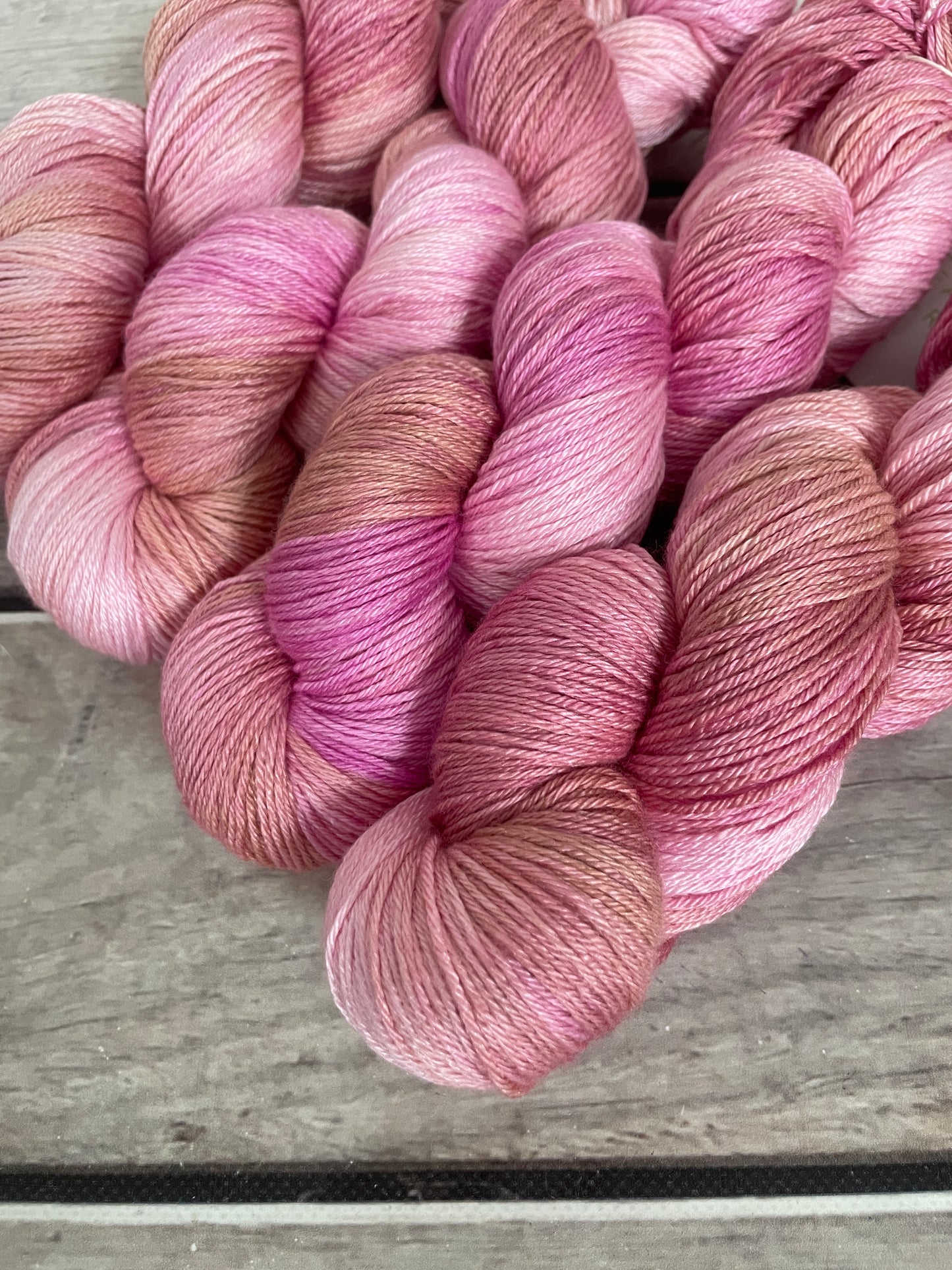 Dragons Gold - 4ply/fingering - silk and merino yarn - Jasmine 4