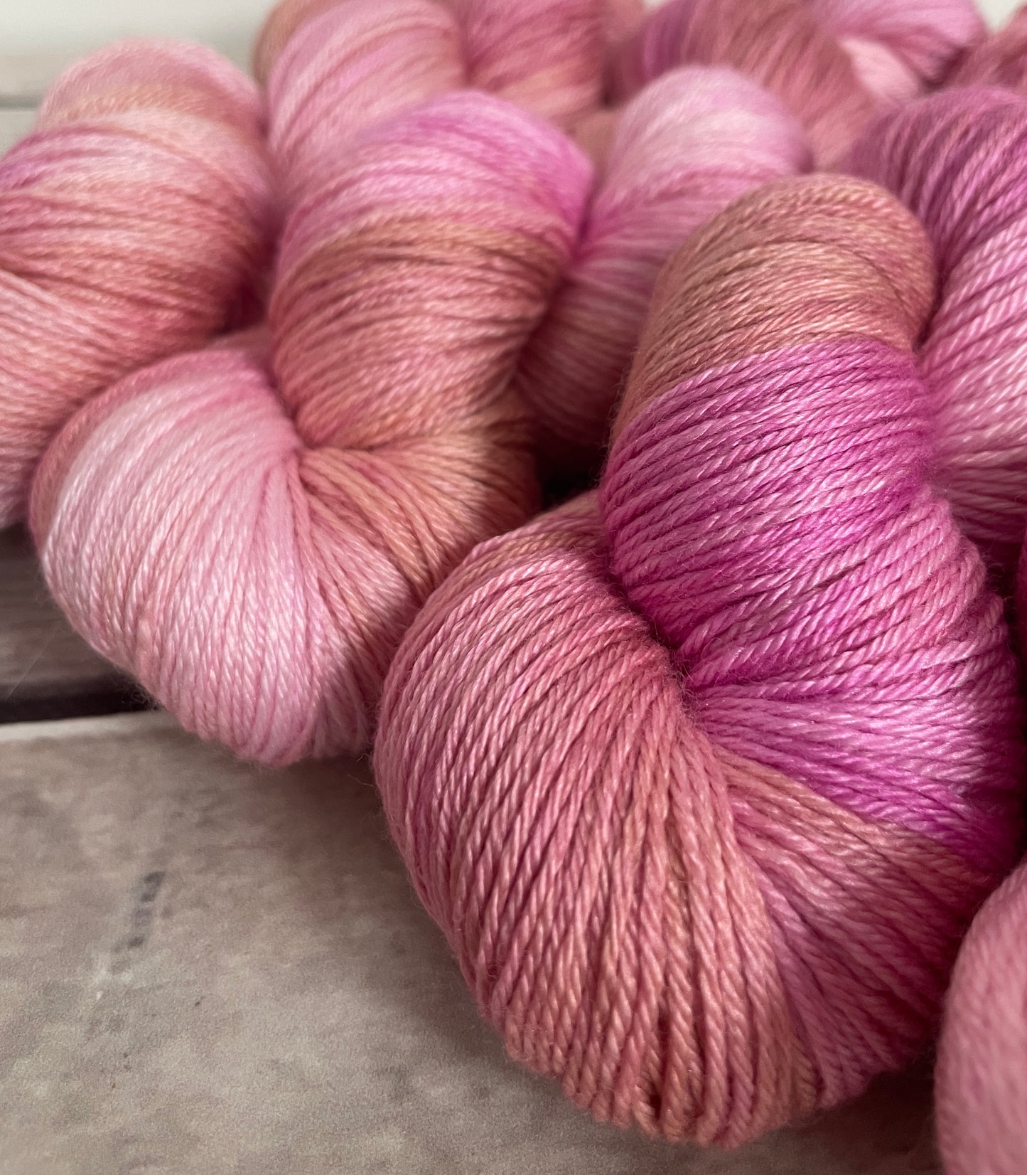 Dragons Gold - 4ply/fingering - silk and merino yarn - Jasmine 4