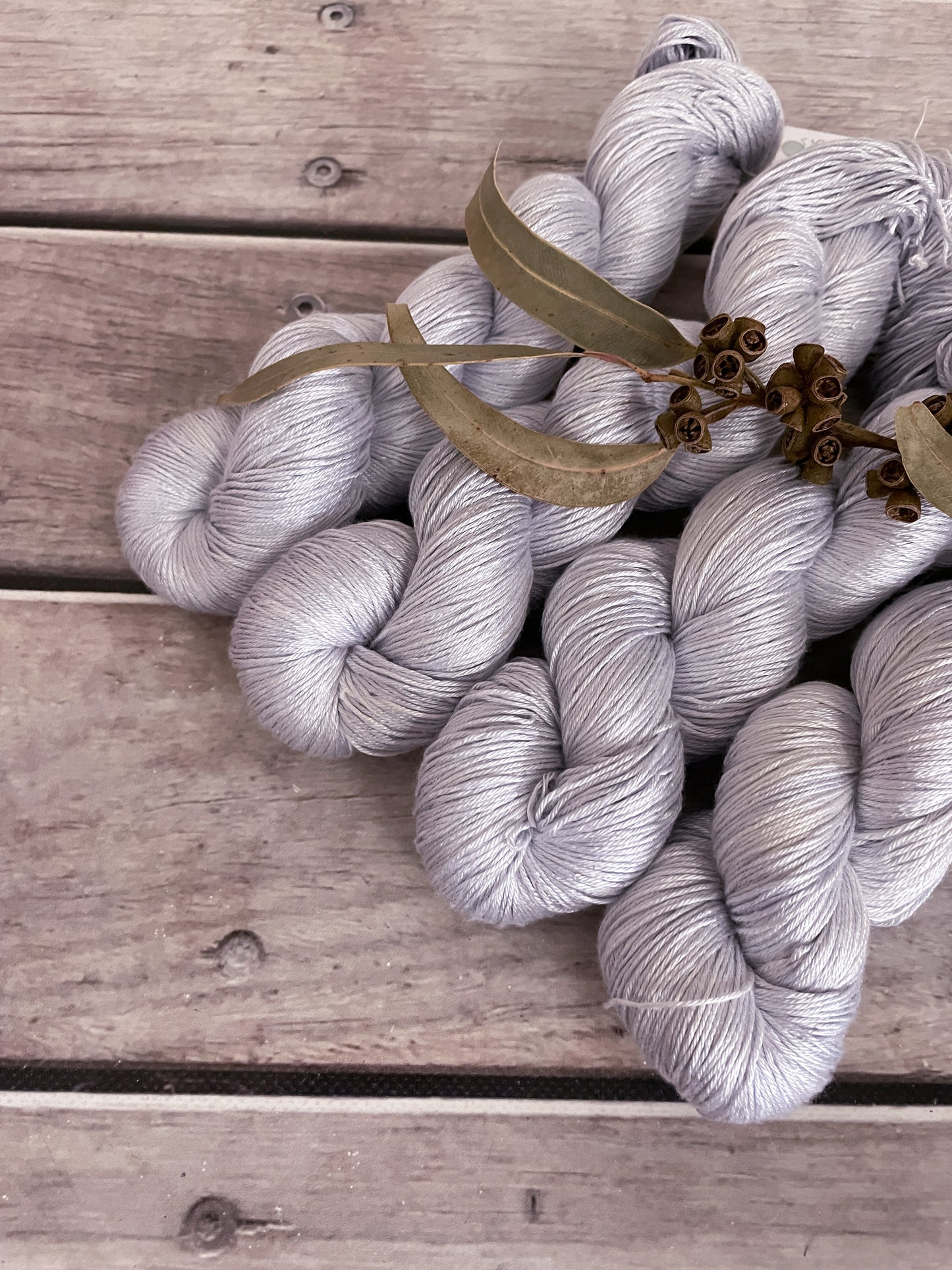 Moonlit - 4 ply in Mulberry silk - Pekoe f