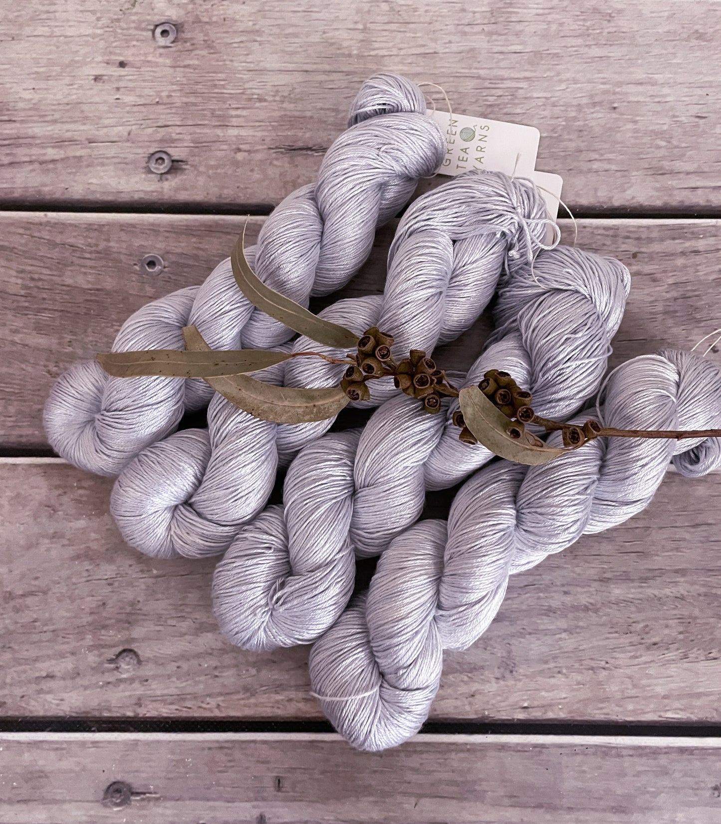 Moonlit - 4 ply in Mulberry silk - Pekoe f