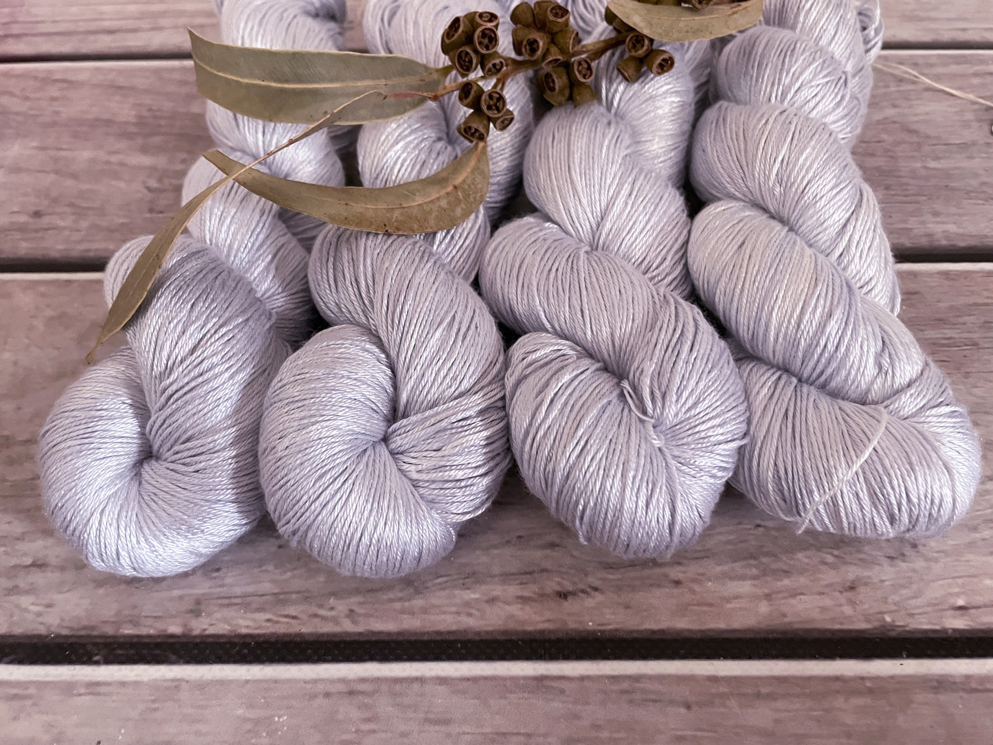 Moonlit - 4 ply in Mulberry silk - Pekoe f