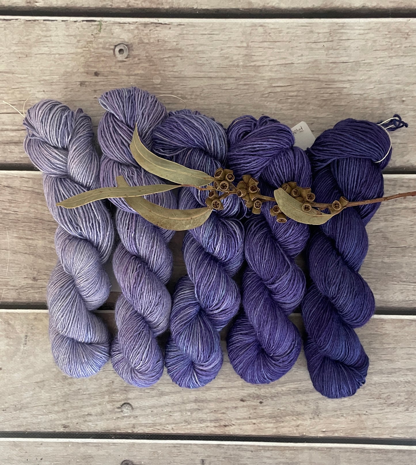 Whispers fade - 4 ply Tussah silk singles - Sulkazura