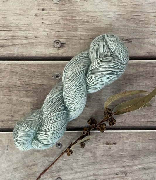 Sea Mist - 4 ply Tussah silk singles - Sulkazura