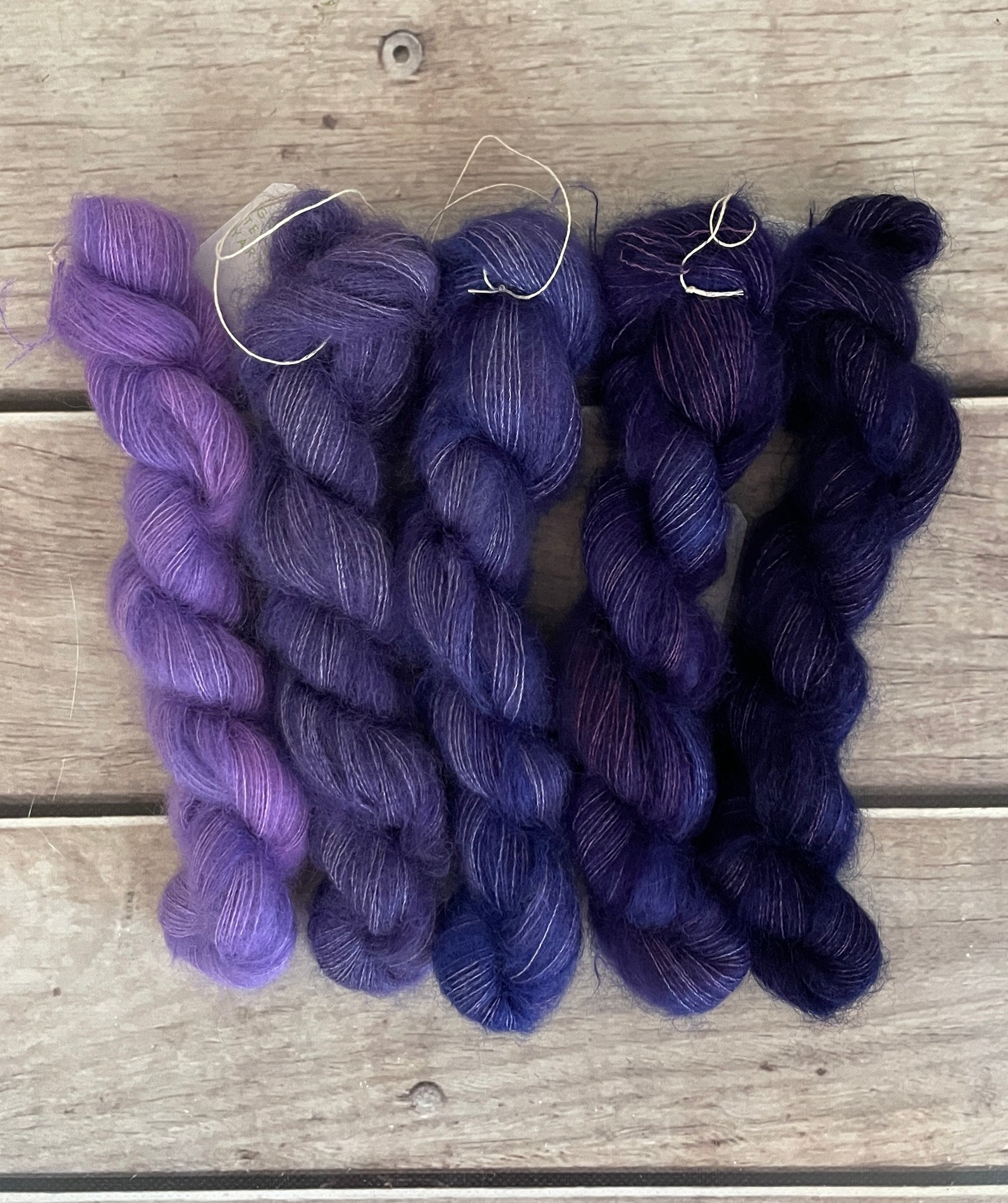 Whispers fade in mini skeins - Shui Yun