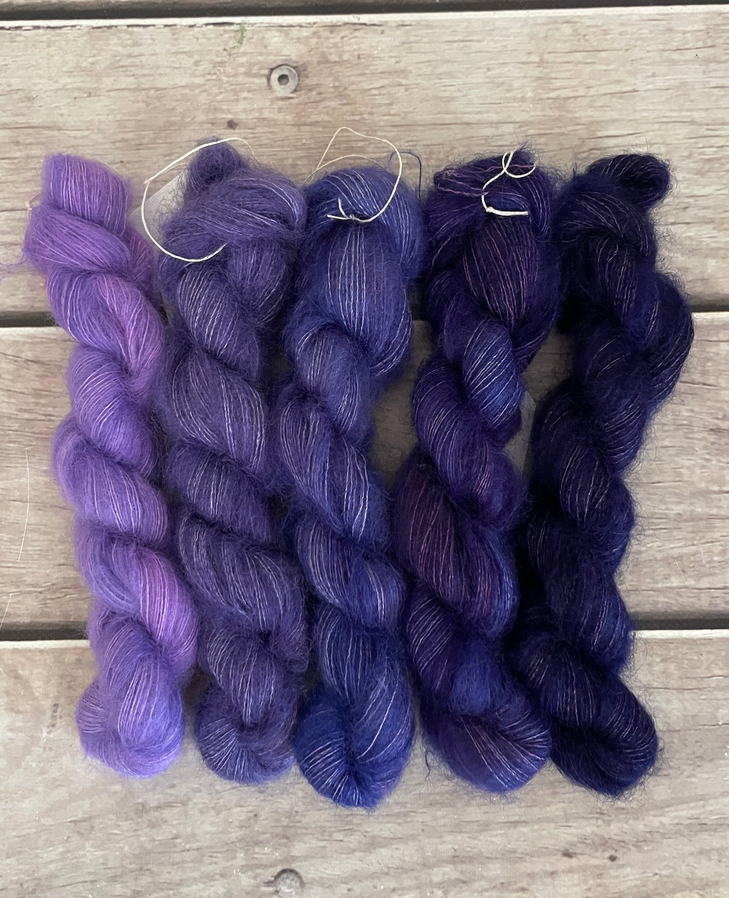 Whispers fade in mini skeins - Shui Yun