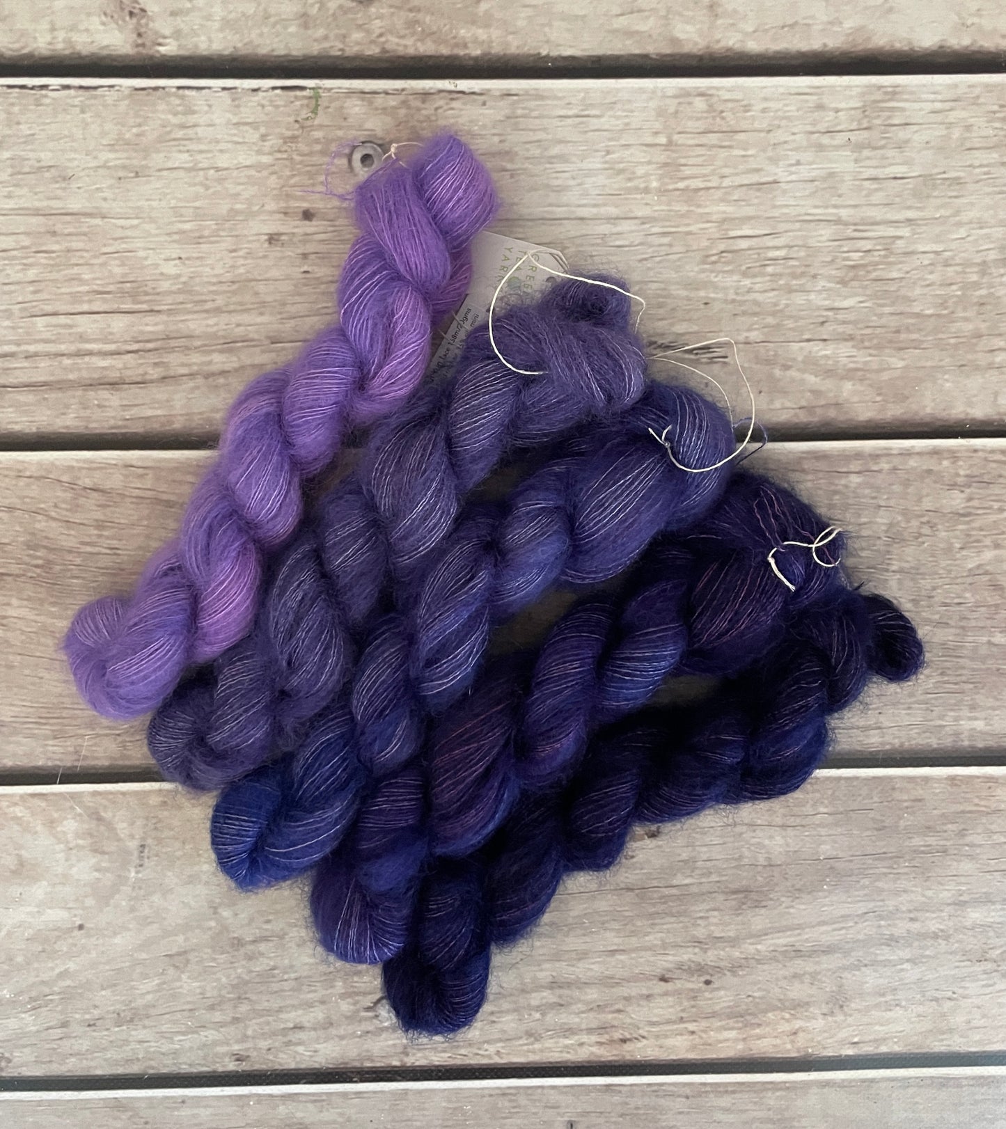 Whispers fade in mini skeins - Shui Yun