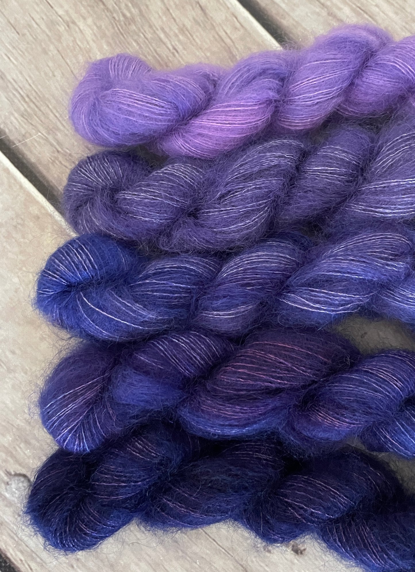 Whispers fade in mini skeins - Shui Yun