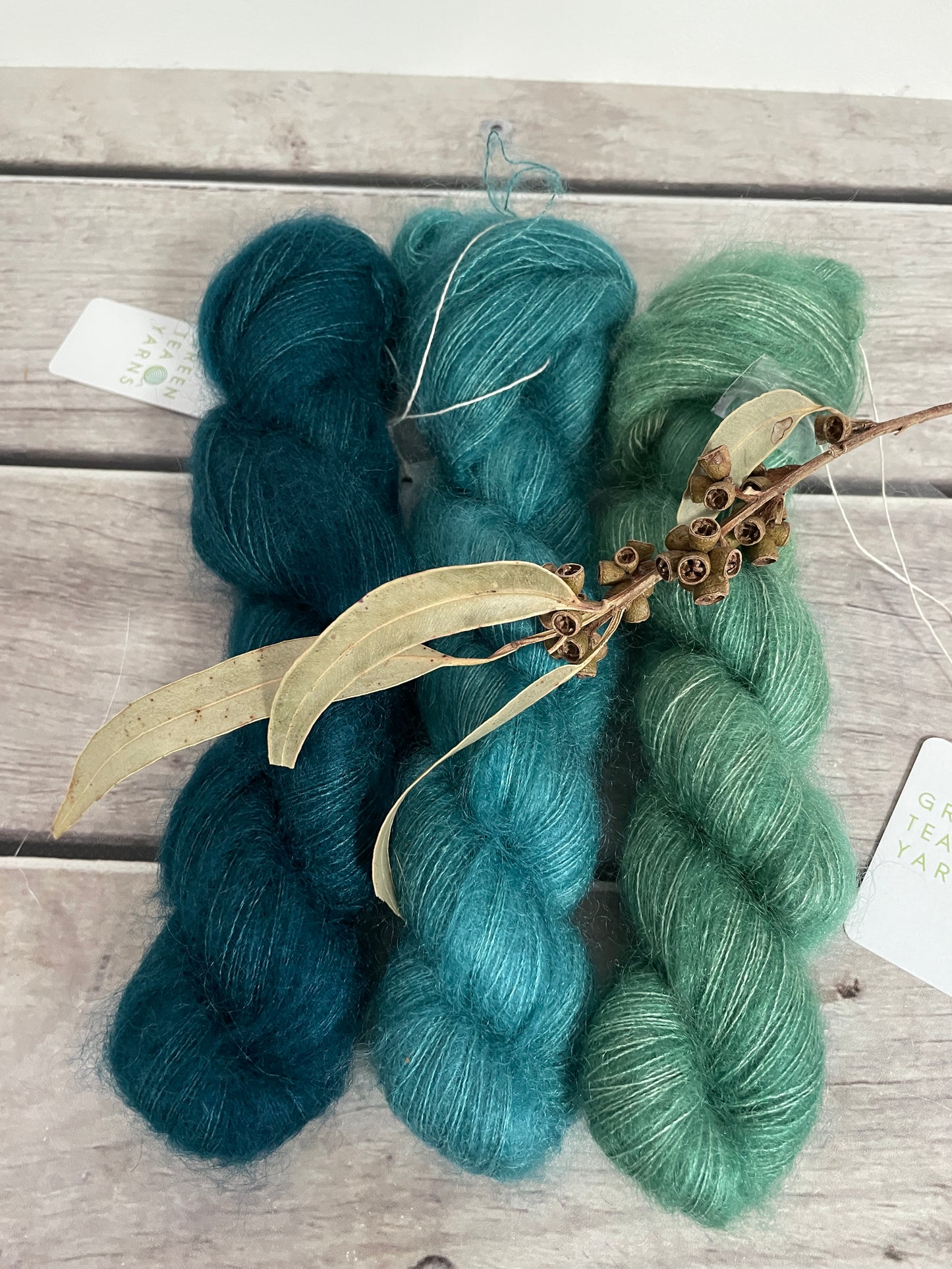 The Phoenix Tail - Silk/Mohair - 2 ply - Shui Yun