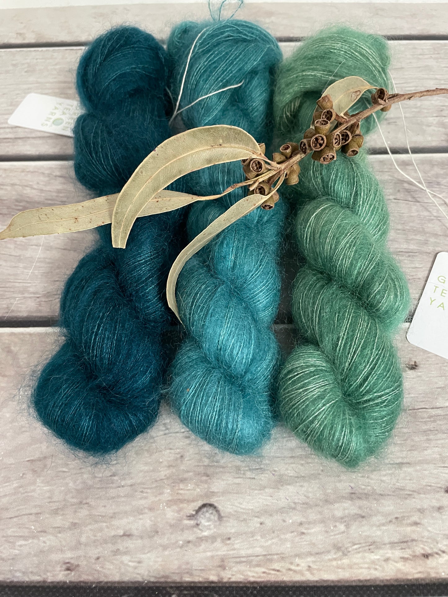 The Phoenix Tail - Silk/Mohair - 2 ply - Shui Yun