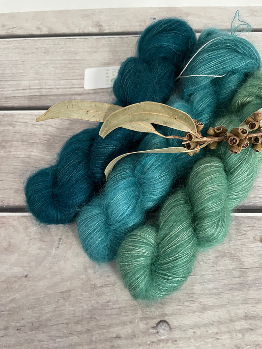 The Phoenix Tail - Silk/Mohair - 2 ply - Shui Yun