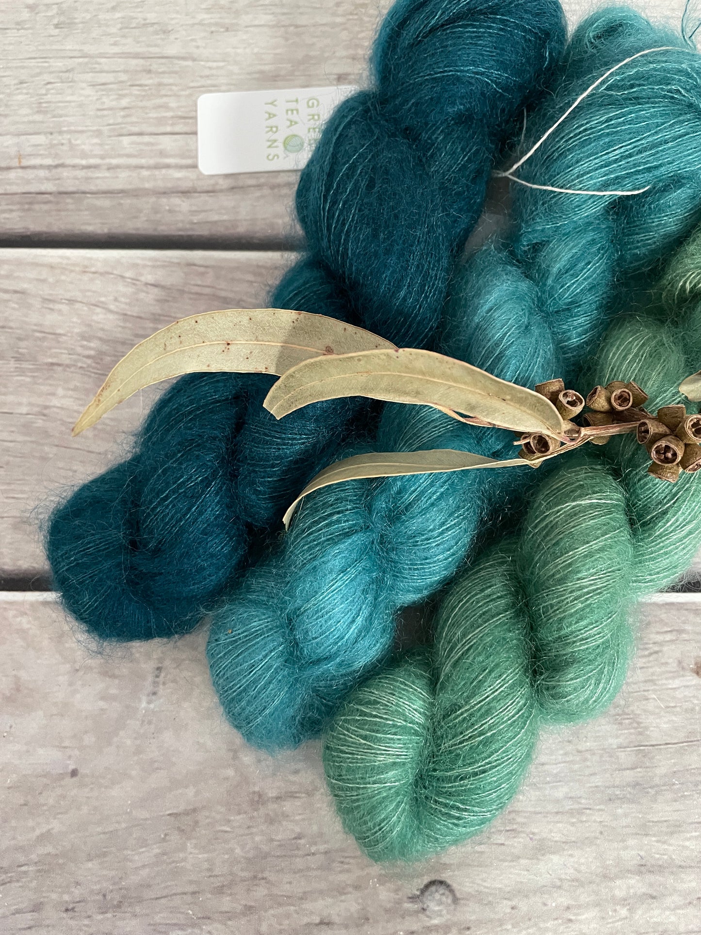 The Phoenix Tail - Silk/Mohair - 2 ply - Shui Yun