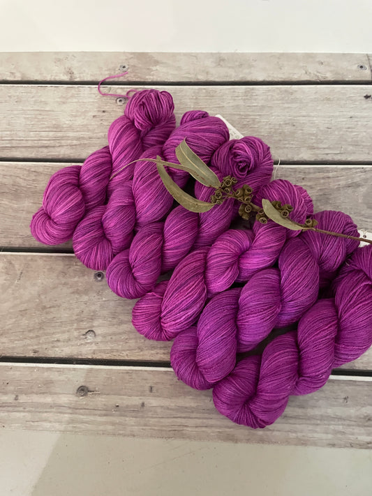 Perfect Pink OB - 4ply/fingering - silk and merino yarn - Jasmine 4